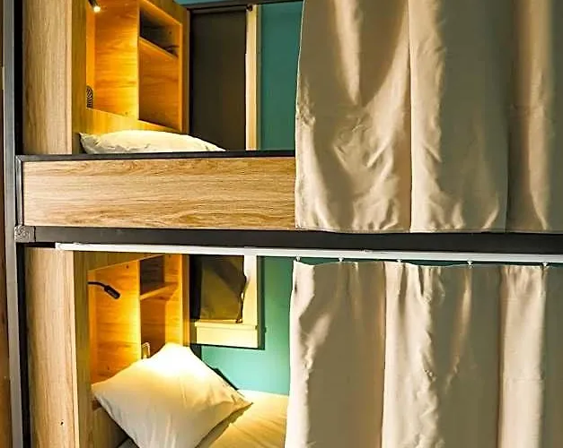 Crashpalace Backpackers Hotel