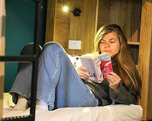 Hotel Crashpalace Backpackers 4*