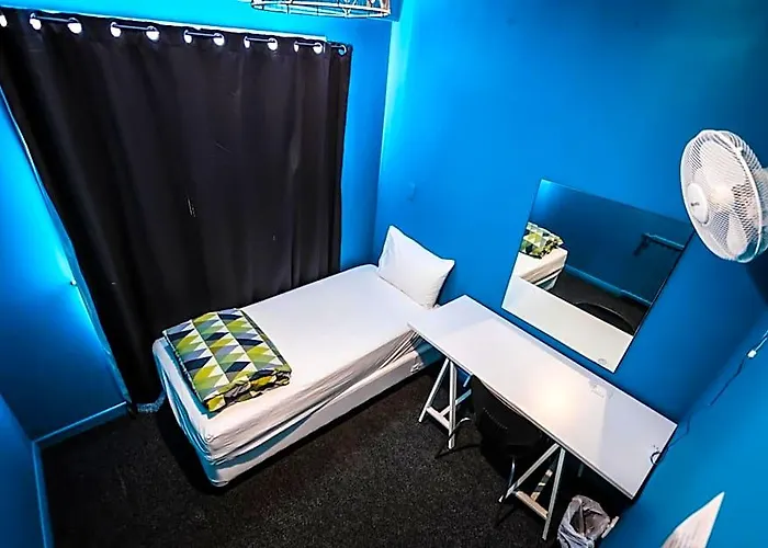Crashpalace Backpackers Hotel