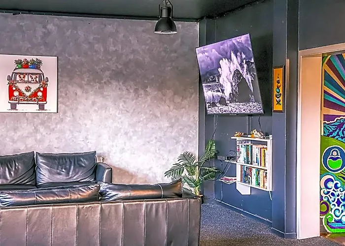 Crashpalace Backpackers Hostel